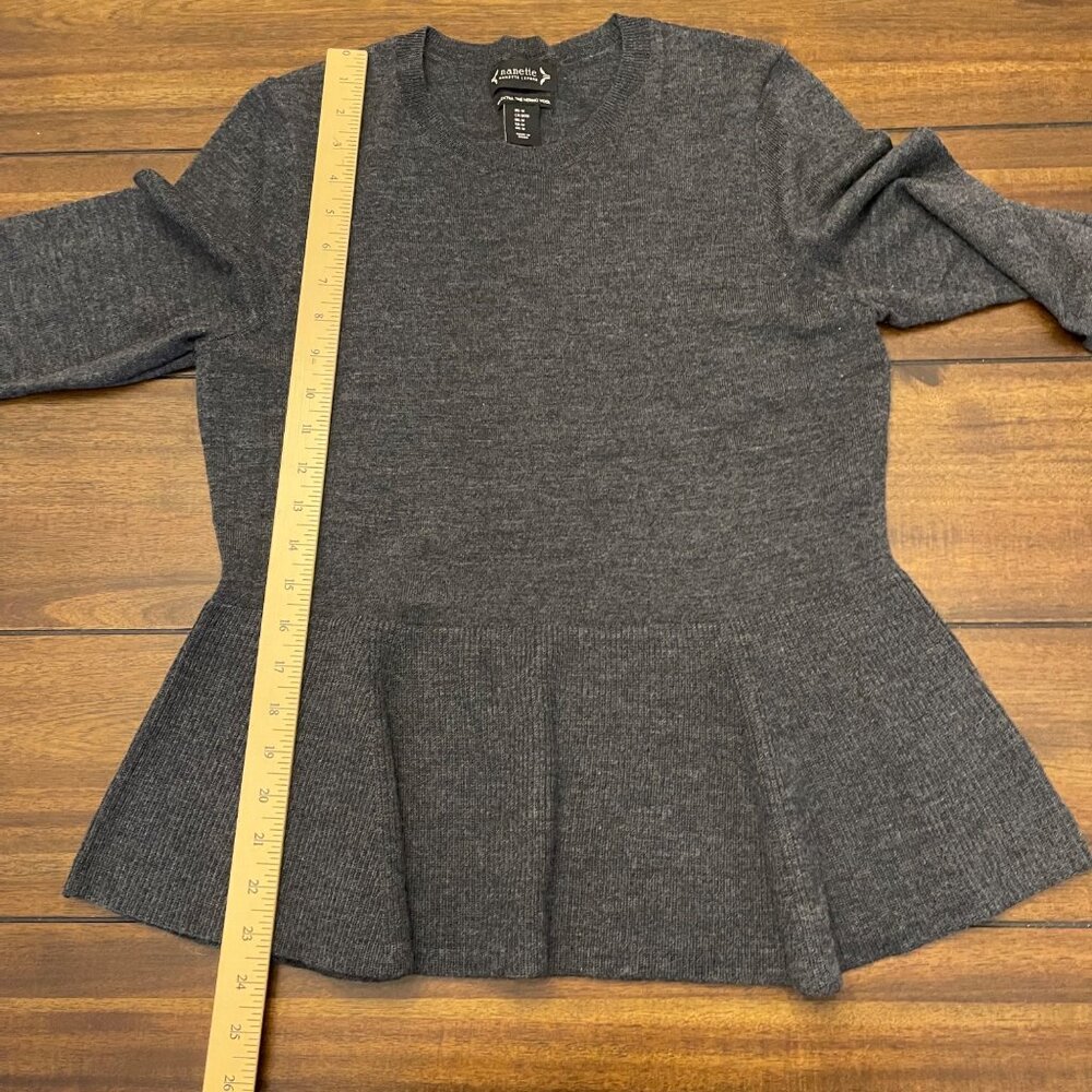 Nanette Lepore Gray Long-Sleeve Peplum Sweater Womens Med Extra fine merino Wool - Picture 4 of 12